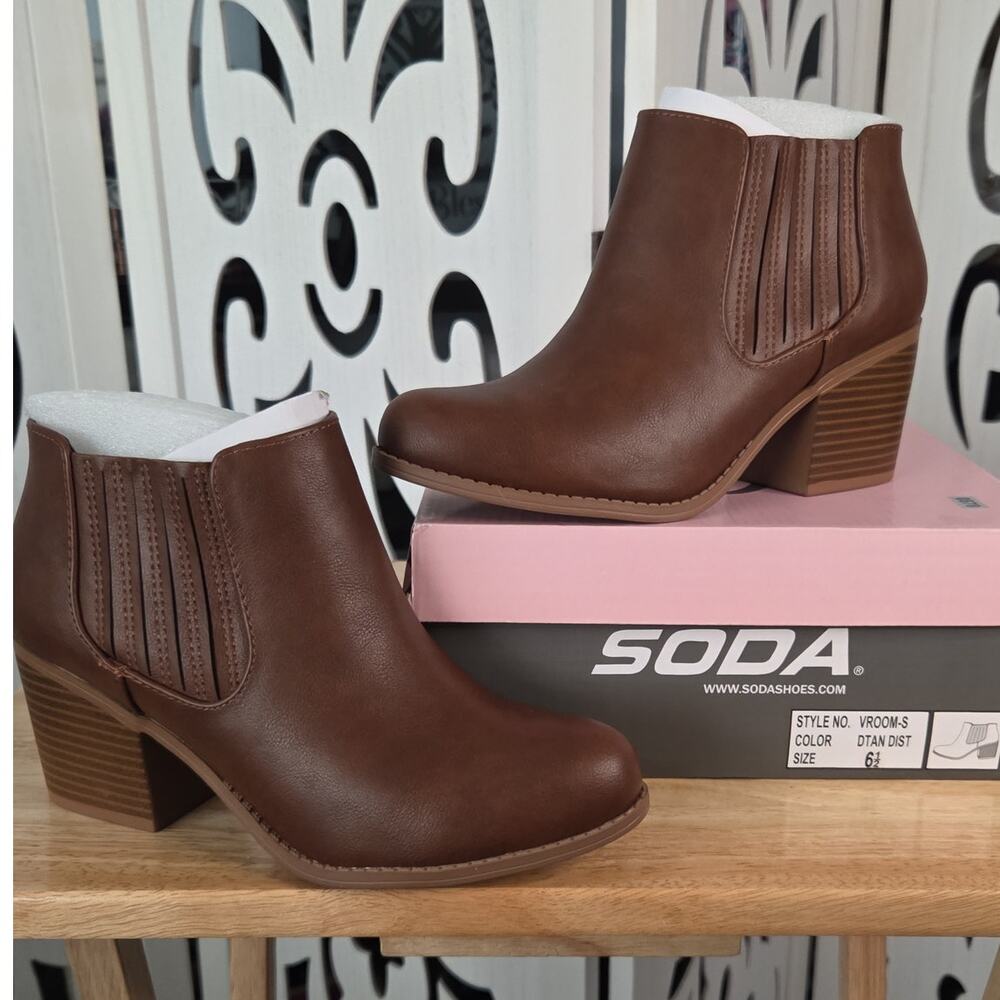 SODA Women's Brown Ankle Boots Size 6.5 Block Heel Booties NIB New in Box